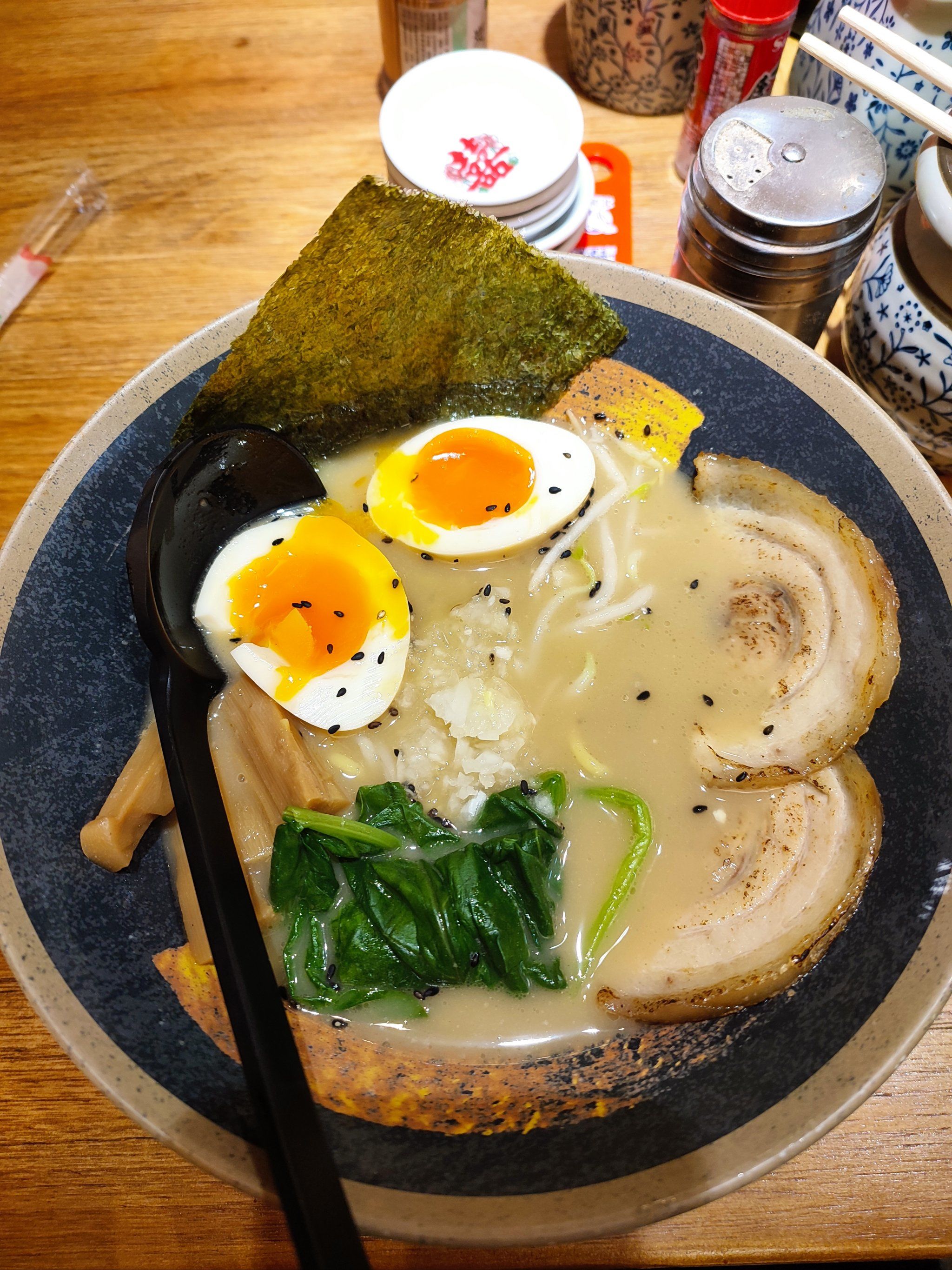 绝对超值的豚骨拉面