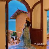 穿过上帝为你打开的窗和门，来看树与海