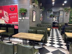 -愉肴麻辣香锅(中山路店)