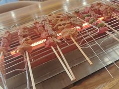-哈尔滨小酒馆·鲜肉现穿自助烧烤(康新花园店)
