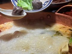 -洱火云南酸菜牛肉火锅(石景山当代商城店)