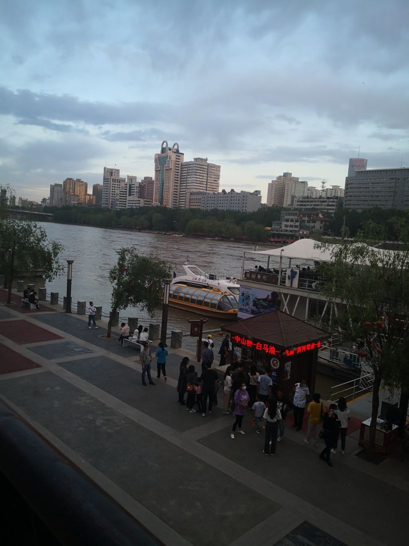 白塔山码头风情一览