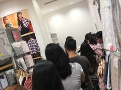 -优衣库(郑州丹尼斯大卫城店)