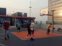-洛克公园·篮球·足球·羽毛球(莘庄店)