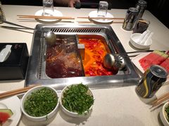 -海底捞火锅鲜切牛肉主题店(长寿路店)