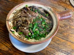 黄鳝牛肉煲仔饭-关氏饮食店