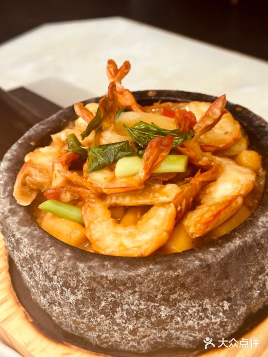 潮堂 · 潮州菜(恒隆广场店)九层塔石锅大明虾图片