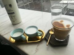 -UNI UNI(环亚凯瑟琳店)