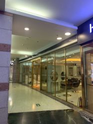 点击看大图 前台-八佰伴8008星级形象店