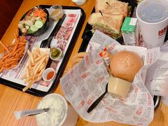 -The Habit Burger Grill 哈比特汉堡(复兴soho店)