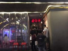 门面-哥老官重庆美蛙鱼头(西湖银泰十一哥店)