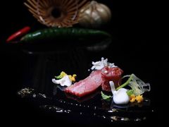 -Noir. Dining in the Dark