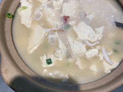 -鑫渔港海鲜本地菜·山海关浑锅(东戴河店)