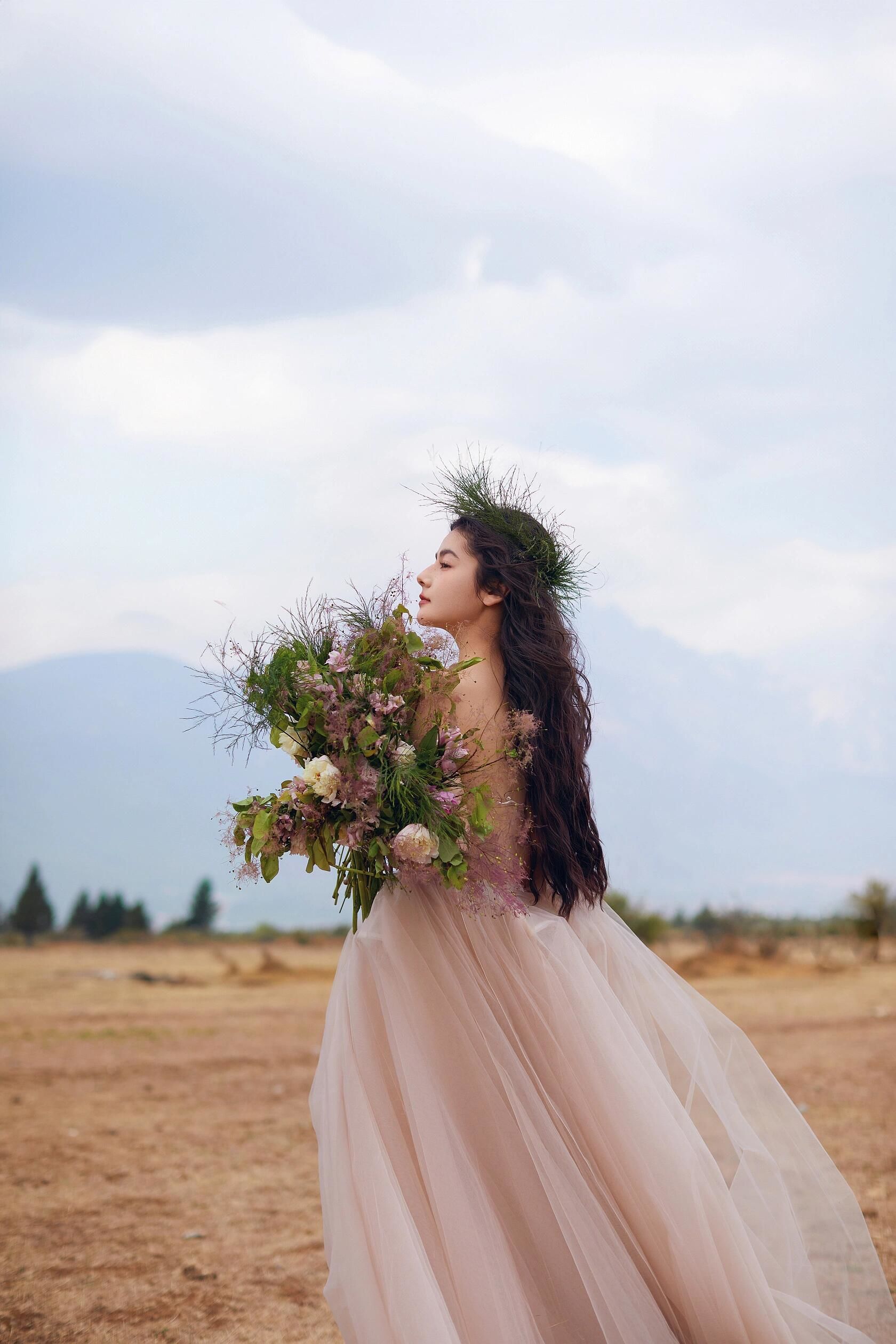 贵族气质拉满98雪山骑马婚纱照太美了