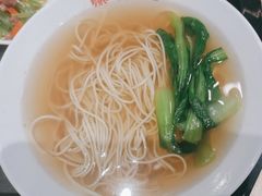 招牌草本牛骨汤面-鼎义丰功夫面(星光大道店)