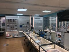 -优视觉视光中心•青少年近视防控(新世界中心写字楼店)