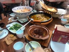 -有红鸡毛店·川菜(建设路店)