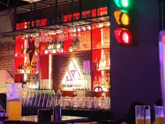 -UP嘻哈酒吧(粉巢店)