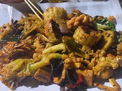 -嗨辣小聚·盘锦河蟹·海鲜烧烤龙虾(盘锦十年好店)