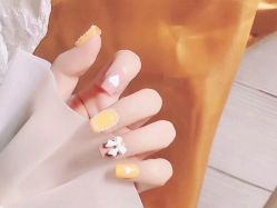 -悦指间美甲美睫