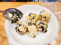 手抓饭团-Myth猪蹄(明洞店)