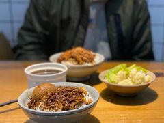 西兰花-红猪卤肉饭(大西洋美食城店)