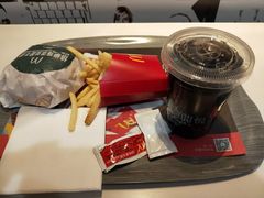 -麦当劳(卫星广场店)