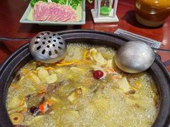 -菌之家·专业纯野生菌火锅·特色炒菌