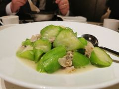 原汤蛤蜊煮广东胜瓜-皇朝会.经典传统粤菜(外滩店)