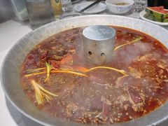 -爱你您·自家鱼塘·活水喷泉鱼火锅(八里店)