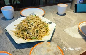 Bean Sprout Tofu Skin with Green Onion