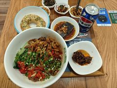 -呷佬·长沙手工米粉(金沙江路店)