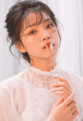 -现代经典婚纱摄影