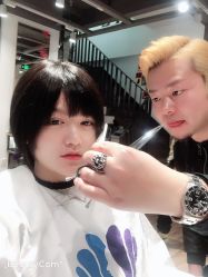 -曼都发型