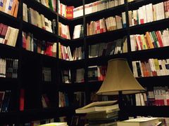 -钟书阁(松江泰晤士小镇店)