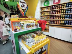 -m豆巧克力世界(上海世茂广场店)