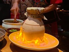 火烧瓦罐牛腩-吃饭皇帝大土家民族菜(正大广场店)
