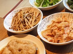 -荣家黄鱼面(南京西路店)