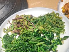 -万里闯关东铁锅炖菜馆(高新旗舰店)