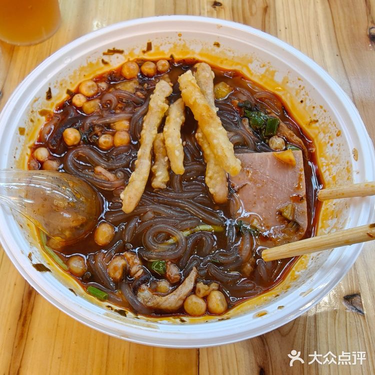 来一碗热腾腾的酸辣苕粉：楚苑泡蛋苕粉