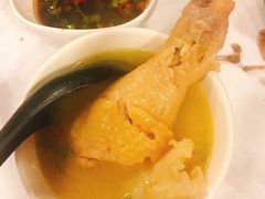 -鲜入围煮花胶鸡海鲜火锅