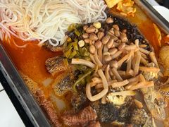 -在巷子里的烤肉店·螺蛳粉烤鱼·牛蛙(和美城店)