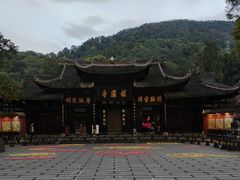 -峨眉山报国寺