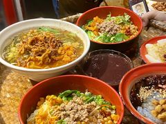 -爆炸头阿姨小四川正宗川味小吃(无任何分店)