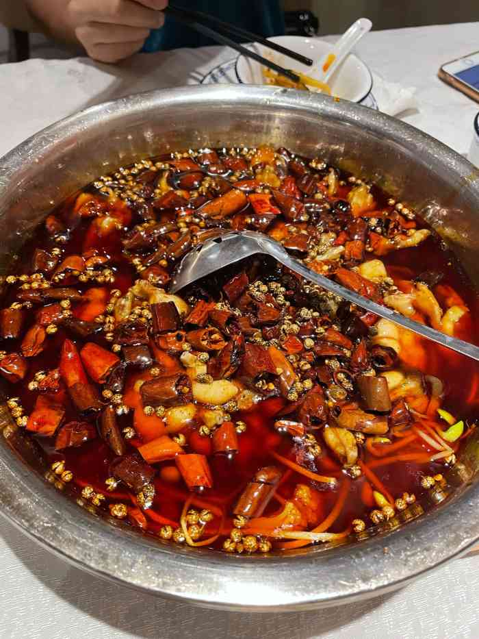 红城川菜·二十年老字号-"在西华路工作了三年,我发现我竟然没来过红.