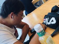-Apple零售店(华贸购物中心店)