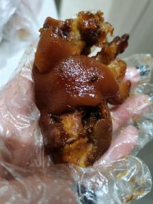 叶氏手撕猪蹄-"猪身上最好吃的莫过于猪蹄了.那油亮的棕红.