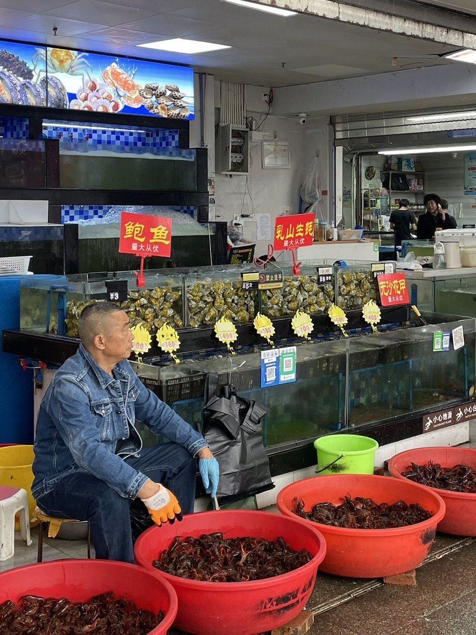 节7575
_
据说成都海吉星西南是最大的小龙虾聚集地
而且