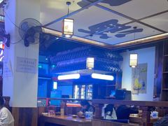 大堂-先启半步颠小酒馆(白麓里店)