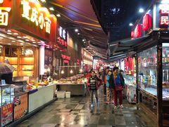 -八一好吃街·高品美食广场